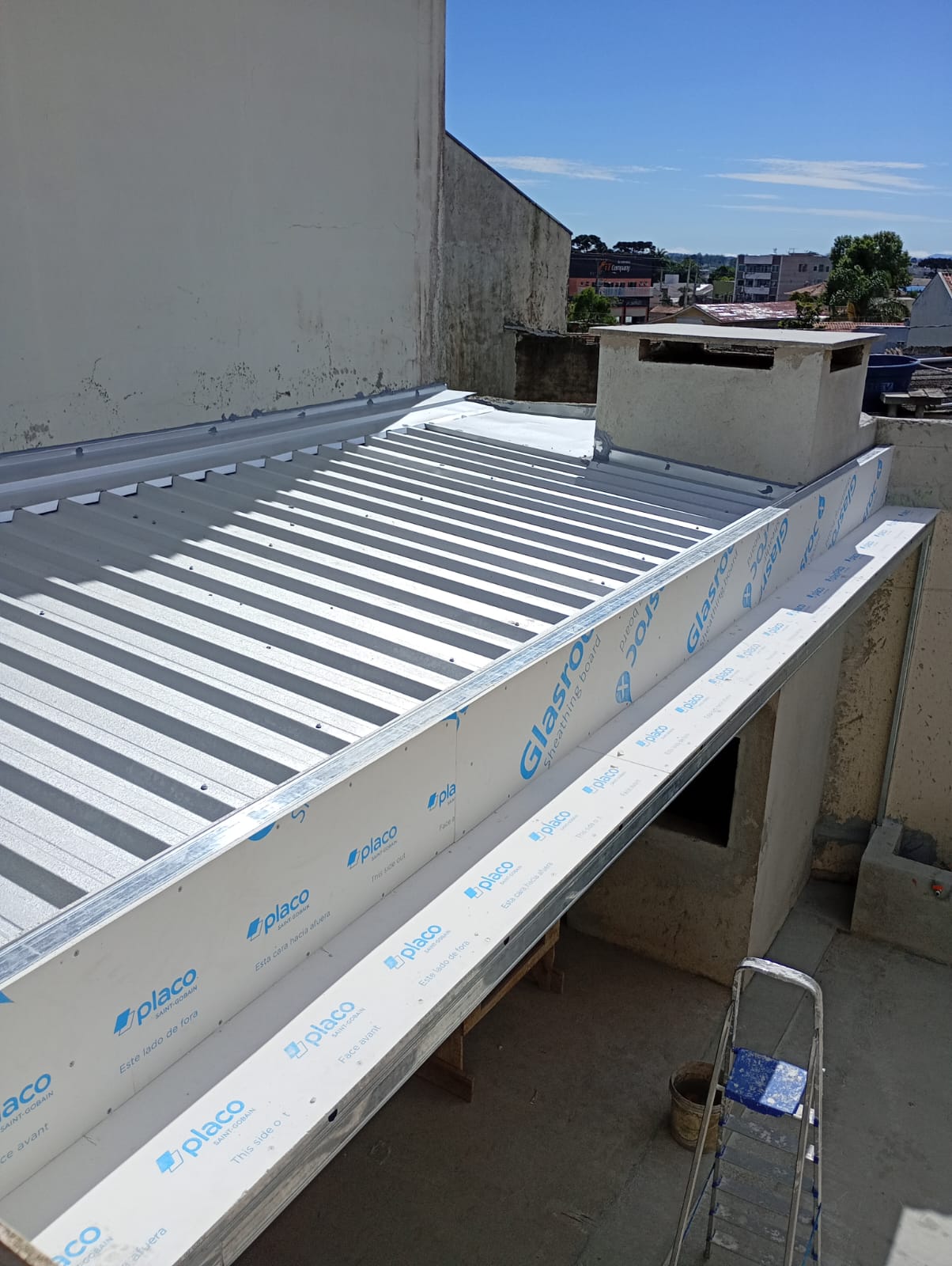 Acabamento fachada com cimenticias ou steel